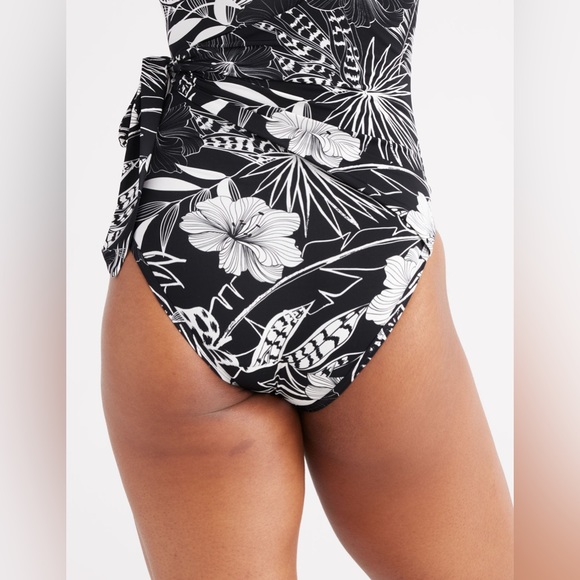 Knix - Leakproof Side-Tie One Piece Swimsuit - Hibiscus Heat - Medium - Picture 4 of 14